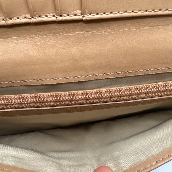 COACH Envelope Turnlock Tan Pebble Leather Wallet - Picture 10 of 12